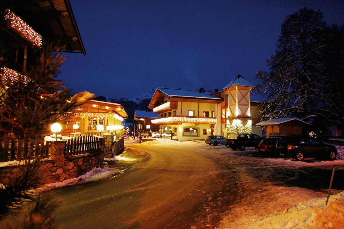 Hotel Hubertus Mit Erlebnislandgasthof Reitherwirt 基茨比厄尔 外观 照片